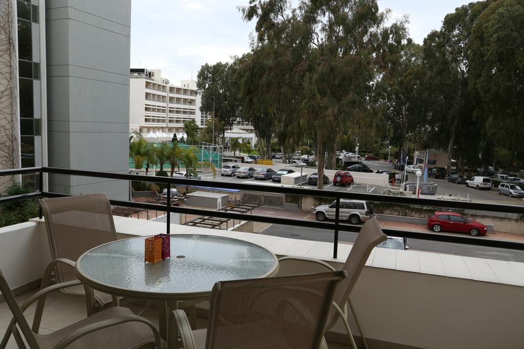 River Beach Apartments Lemesós Rom bilde