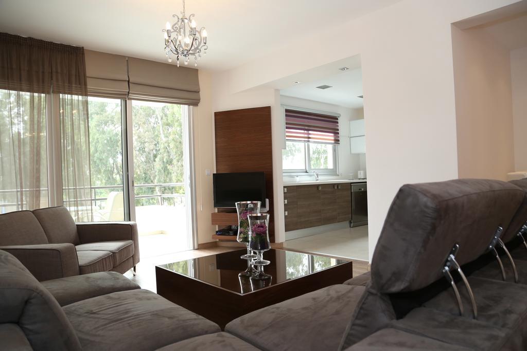 River Beach Apartments Lemesós Rom bilde