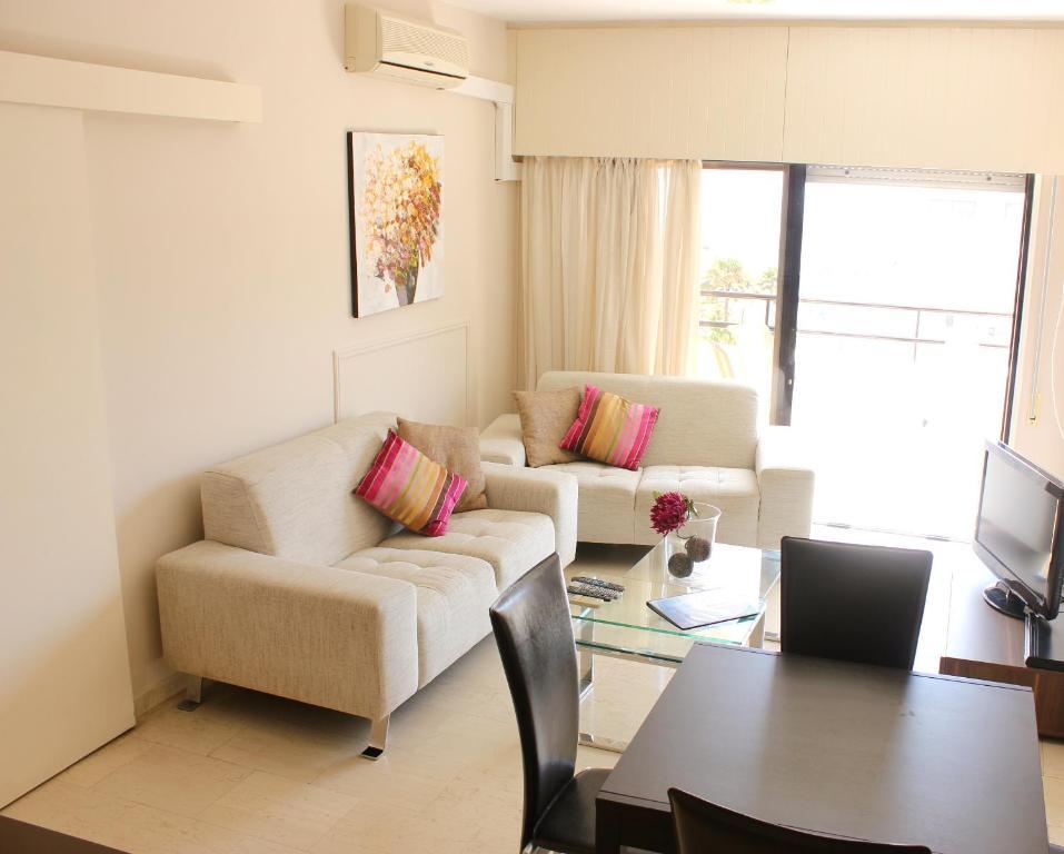 River Beach Apartments Lemesós Rom bilde