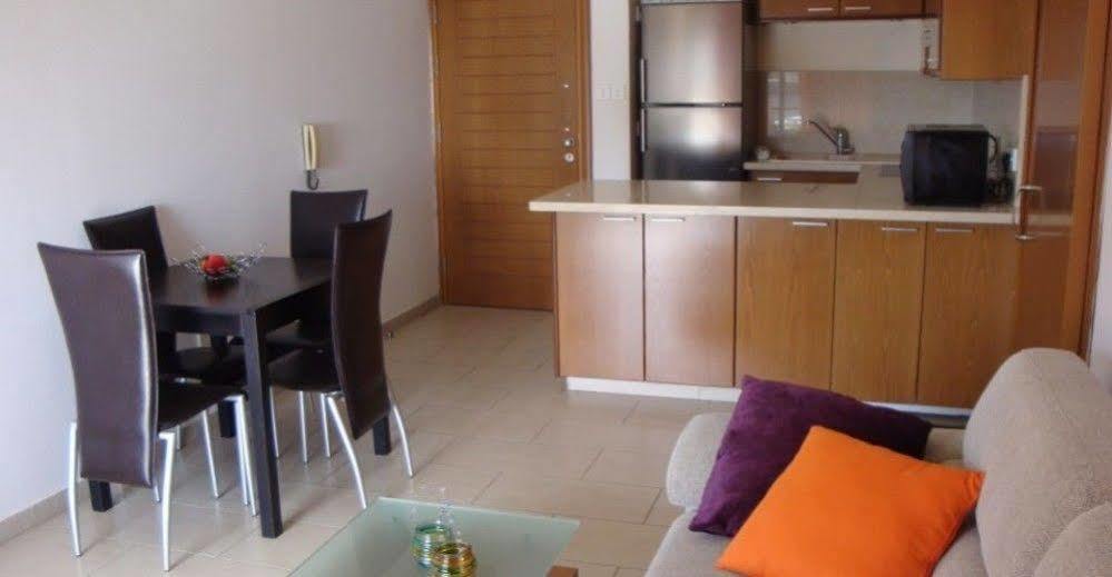 River Beach Apartments Lemesós Eksteriør bilde